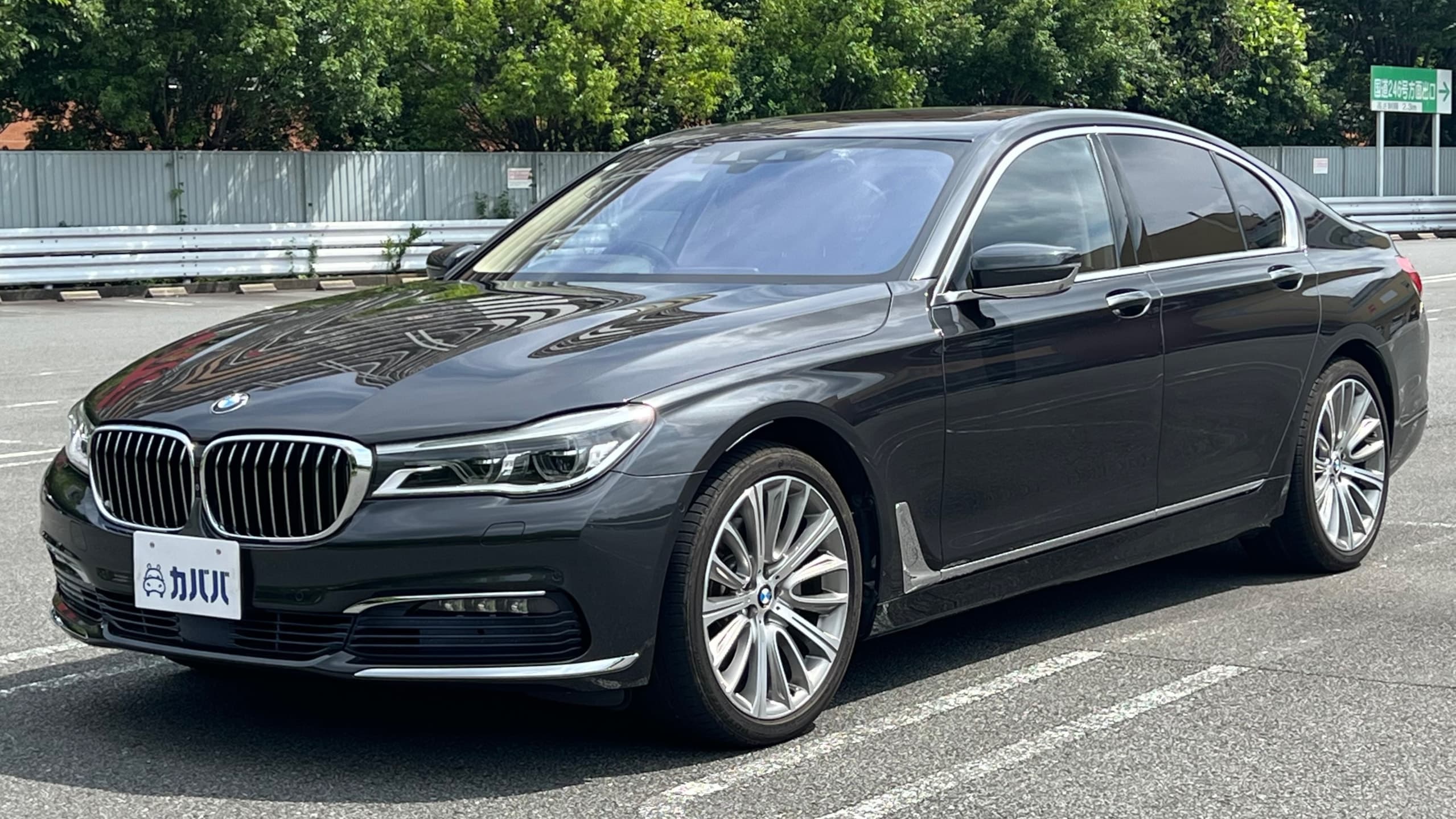 740i