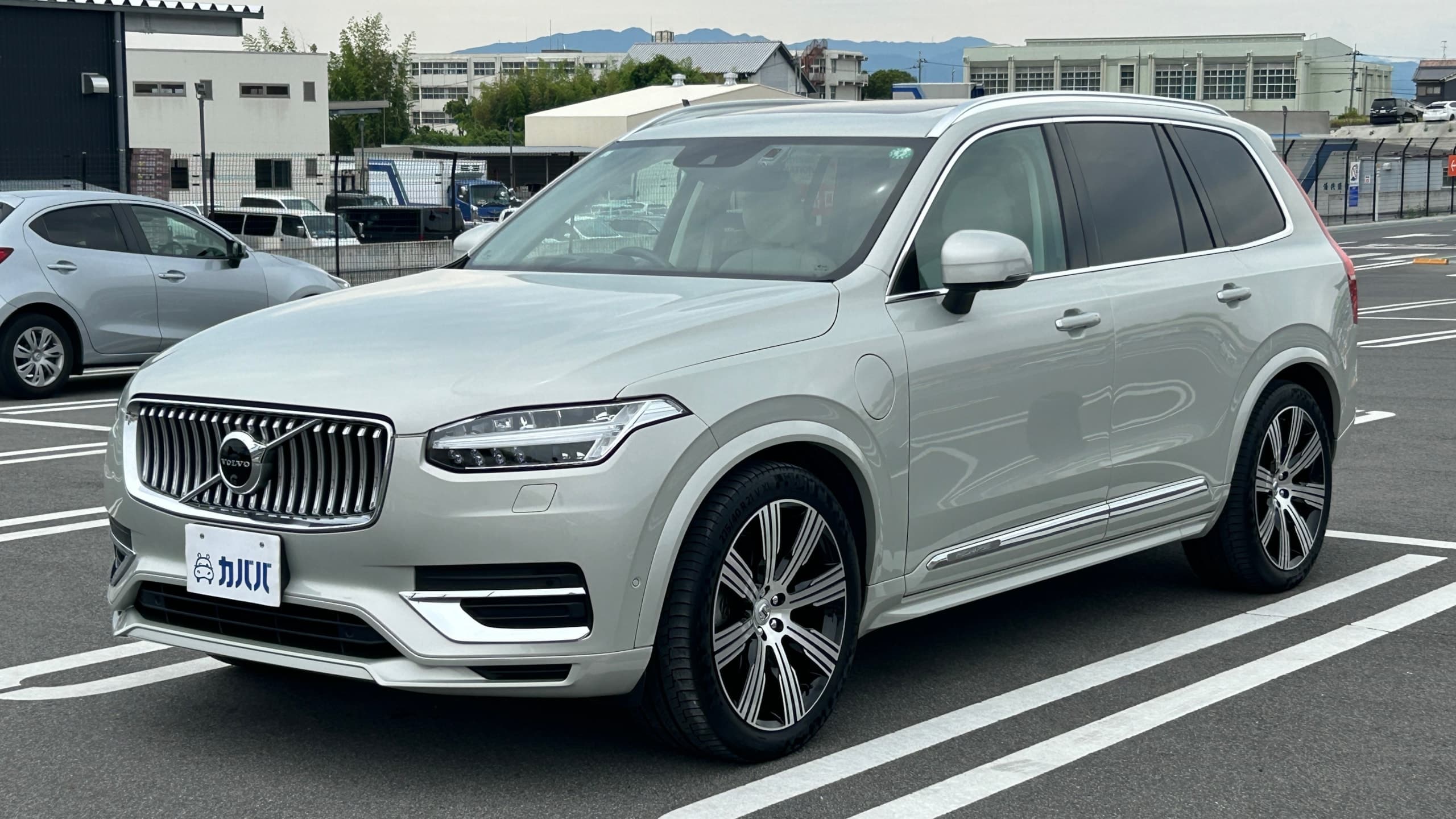 リチャージ プラグインハイブリッド T8 AWD インスクリプション