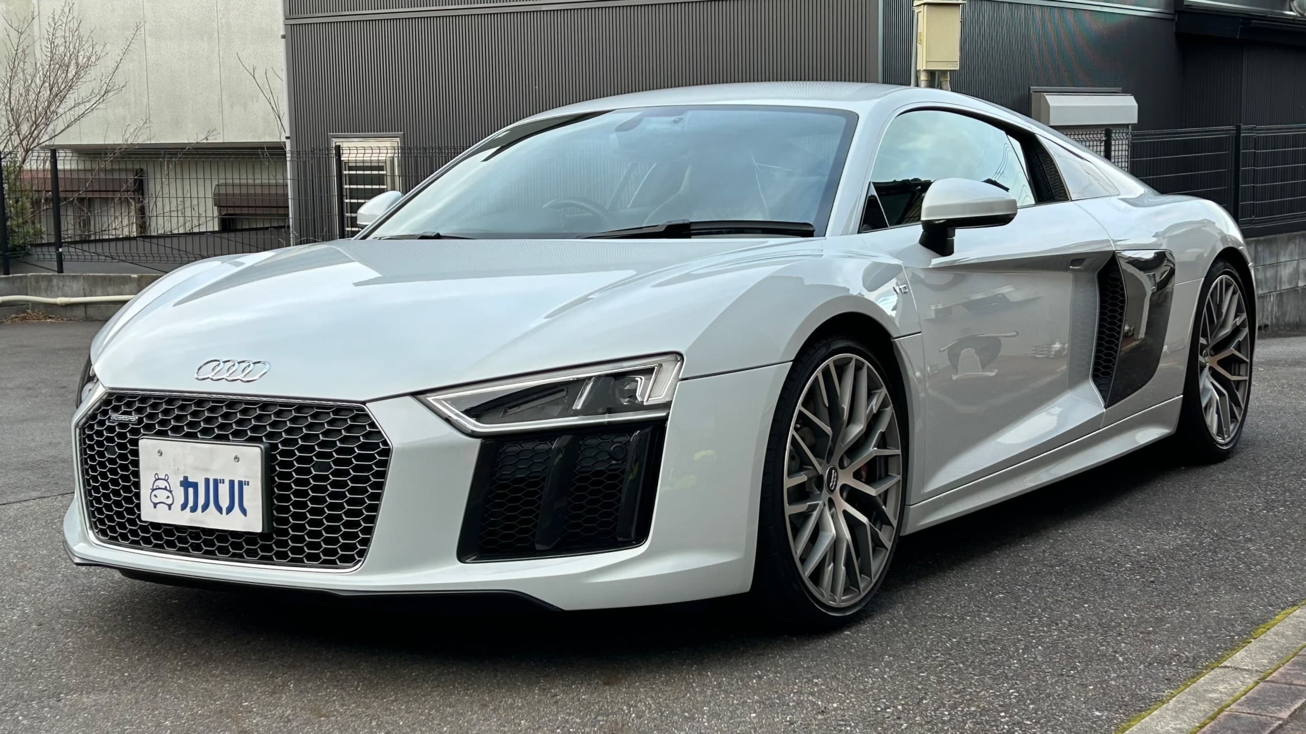 V10クーペ 5.2FSIクワトロ
