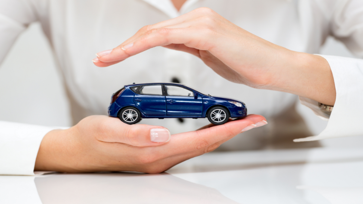 中古車購入時に自賠責保険の加入が必要？種類、名義変更について紹介