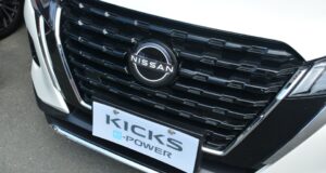 日産　ロゴマーク