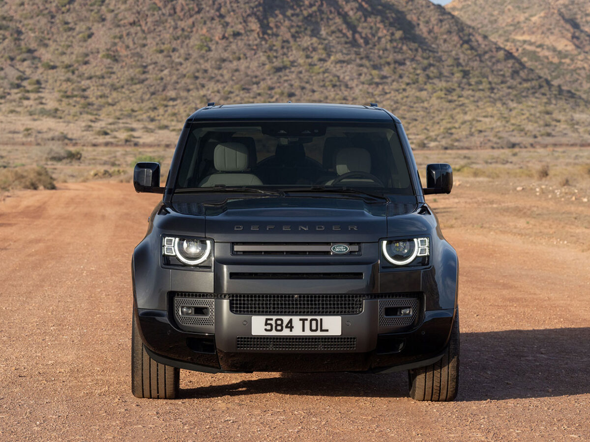 002_DEFENDER_25MY_130_V8-