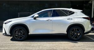 レクサス NX 左側面