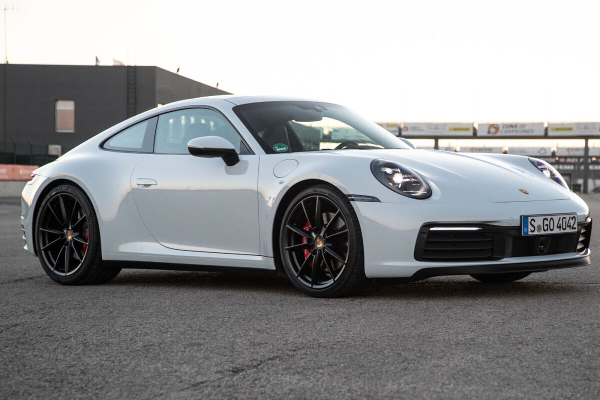 911