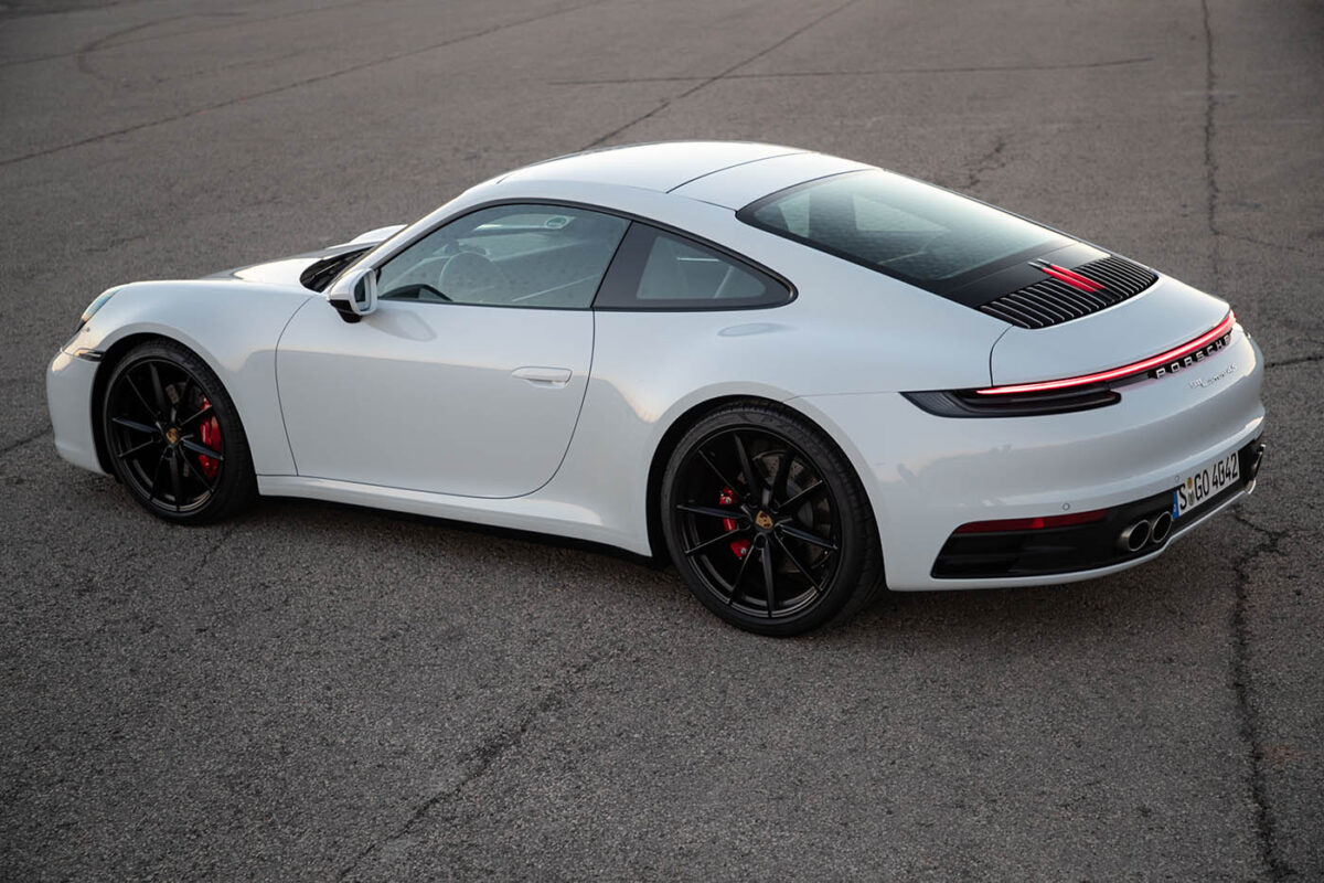 911