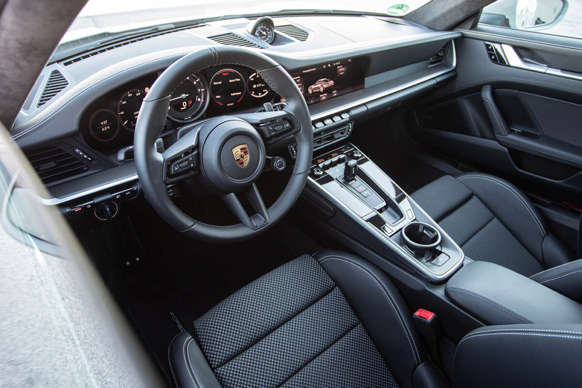 911 内装