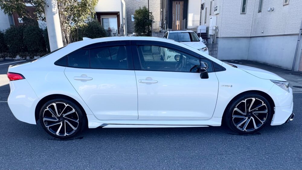 カローラセダン